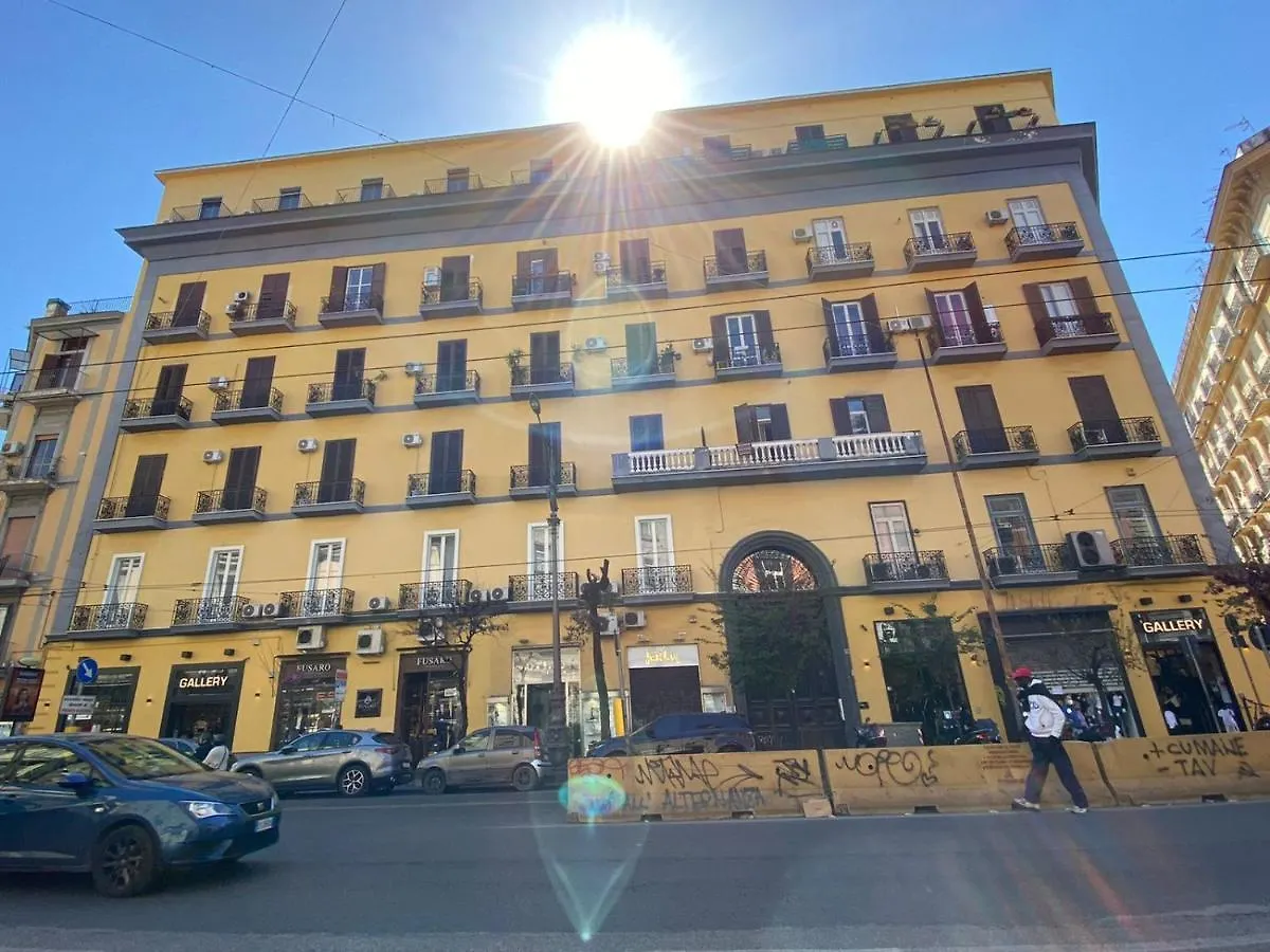 Spiderrooms ナポリ イタリア