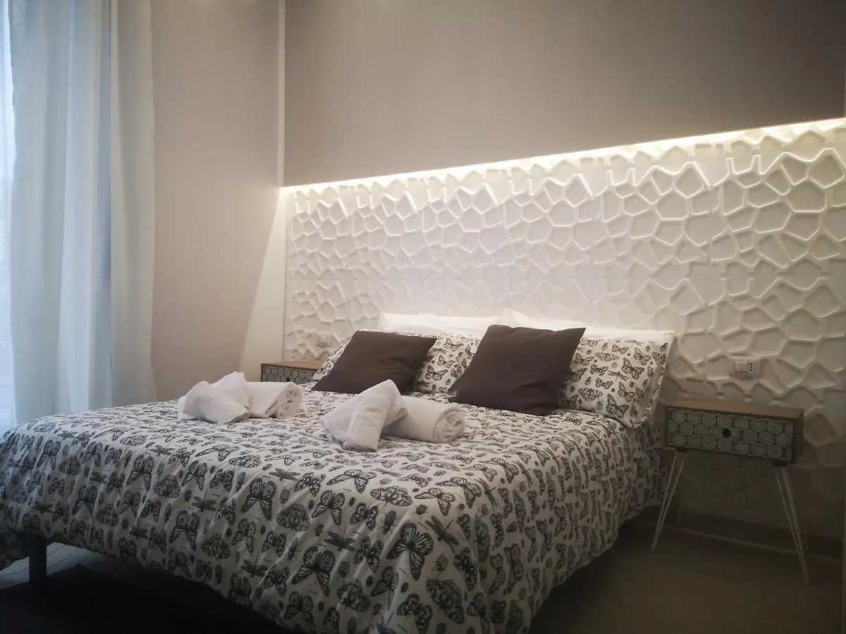 ゲストハウス Spiderrooms ナポリ イタリア